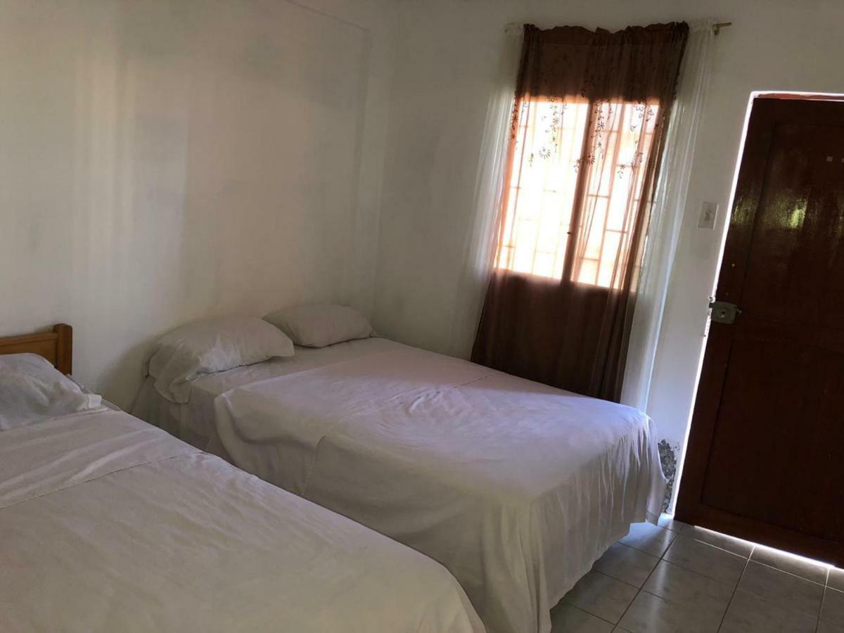 סלינאס Hotel Manhattan Salinas מראה חיצוני תמונה