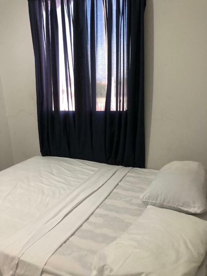 סלינאס Hotel Manhattan Salinas מראה חיצוני תמונה